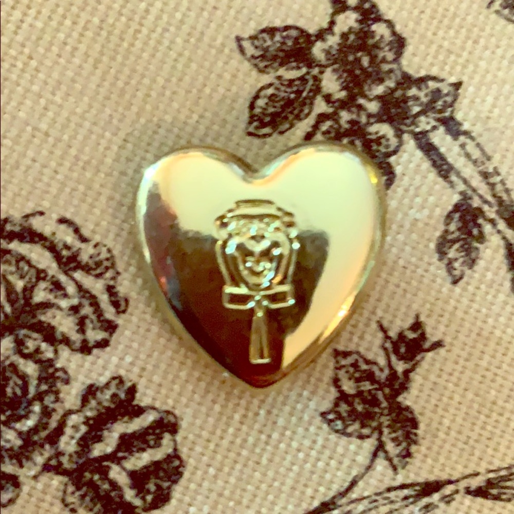 $3/20 WB Yogi Bear 2010 gold pendant for Variety